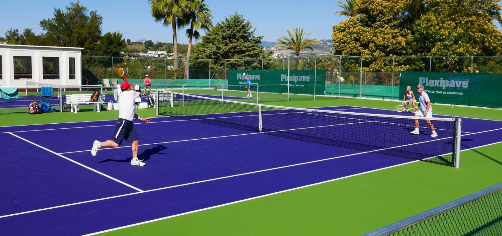 Aloha tennis club Malaga - Preparing surface for installation